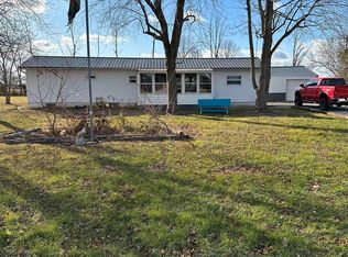 4122 Parakeet Rd, Tamaroa, IL 62888