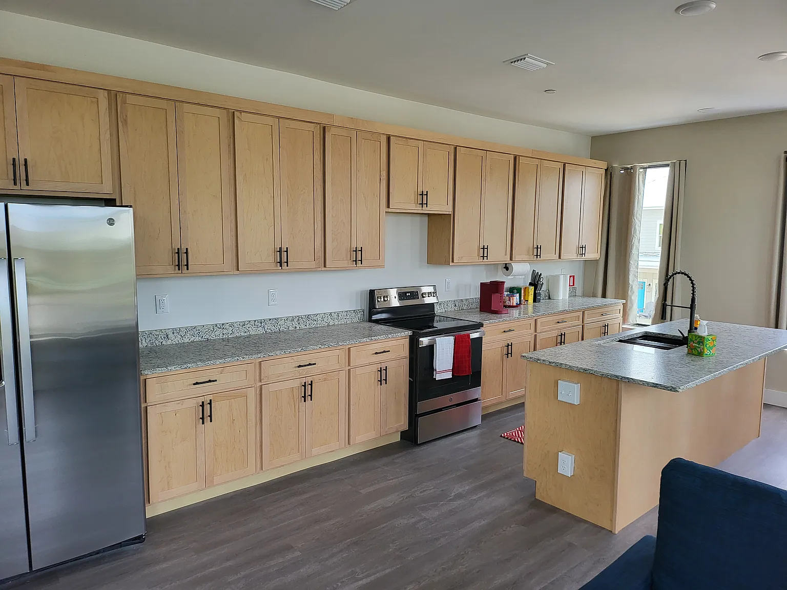 1 bed, 1.5 bath, 850 sqft, $1,600 — Photo 2