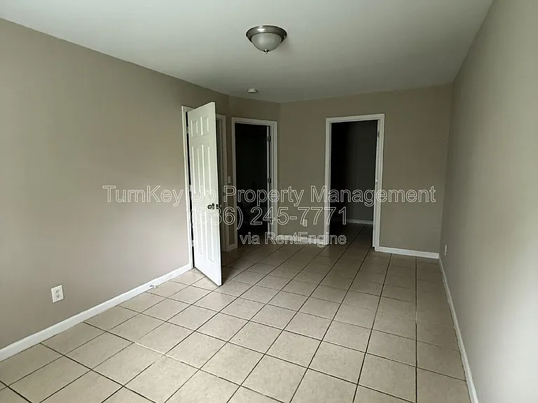 1202 Laredo Ave — Photo 18