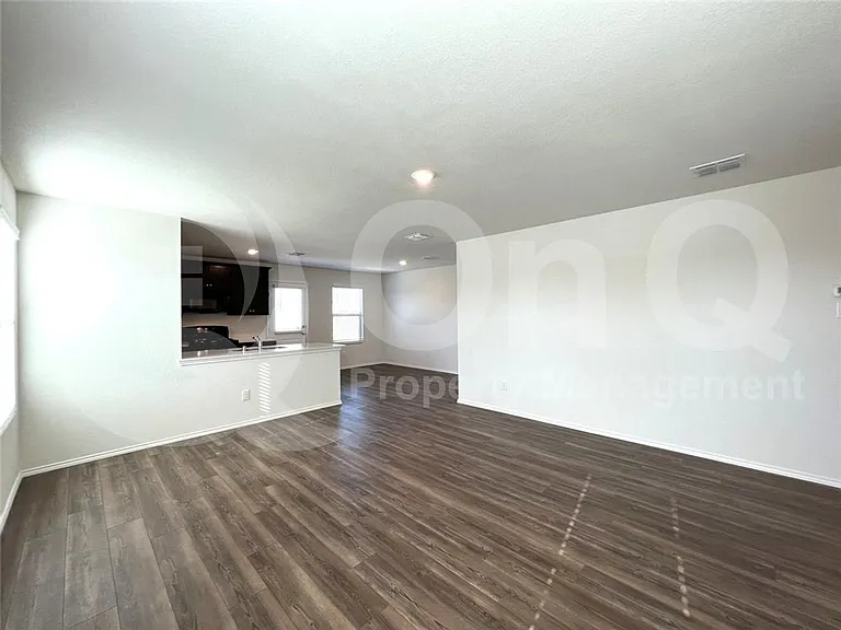 213 Anvil Dr — Photo 4