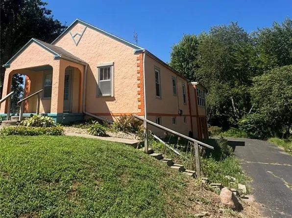 1816 S 40th St, Saint Joseph, MO 64507