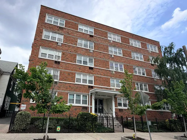 154 Bowers St APT 2D, Jersey City, NJ 07307