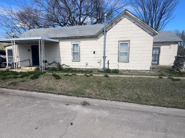 801 N Santa Fe Ave, Chanute, KS 66720