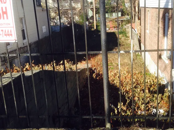 633 Mead St, Bronx, NY 10460