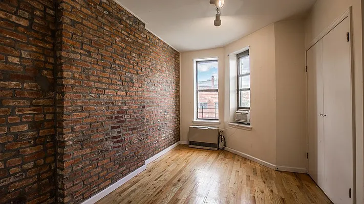 Rented by Nooklyn NYC LLC | media 36