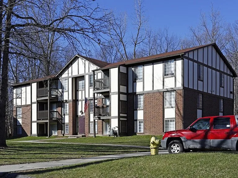 Newport Woods Apartments — Photo 29