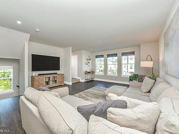 5th image of 8397 Amber Beacon Cir