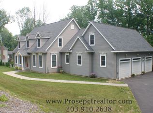 67 Royal Crest Dr, Prospect, CT 06712