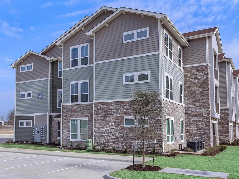 Alton Park Apartments — Photo 14