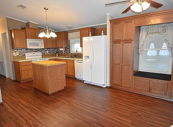 4th image of 231 Prince Dr