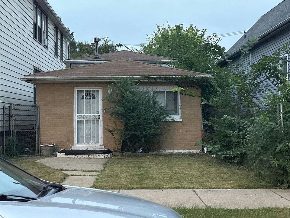 1st image of 204 W 111th Pl