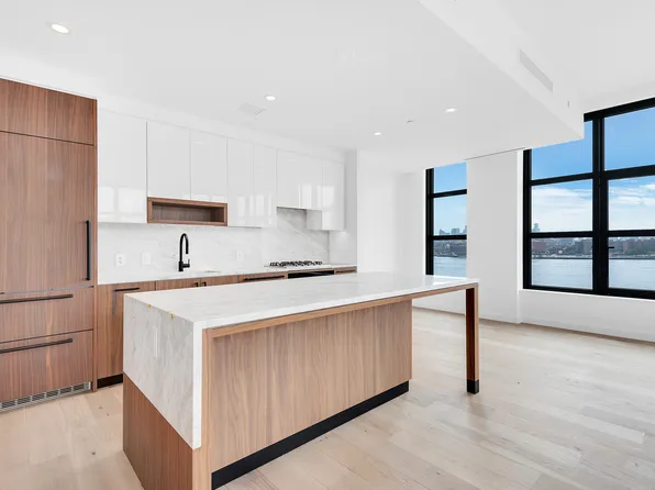 29 Huron Street image 6 of 31