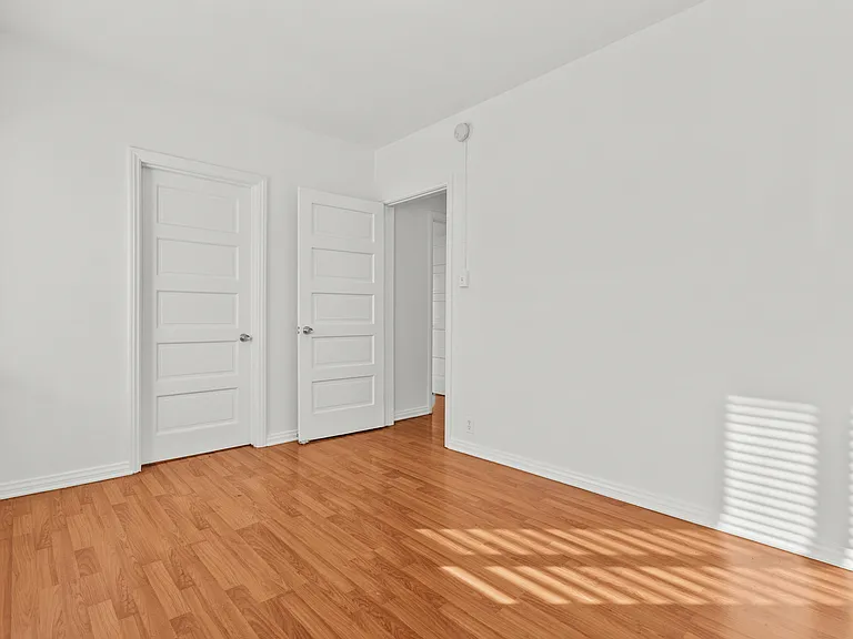1322 S Van Ness Ave #1 — Photo 9