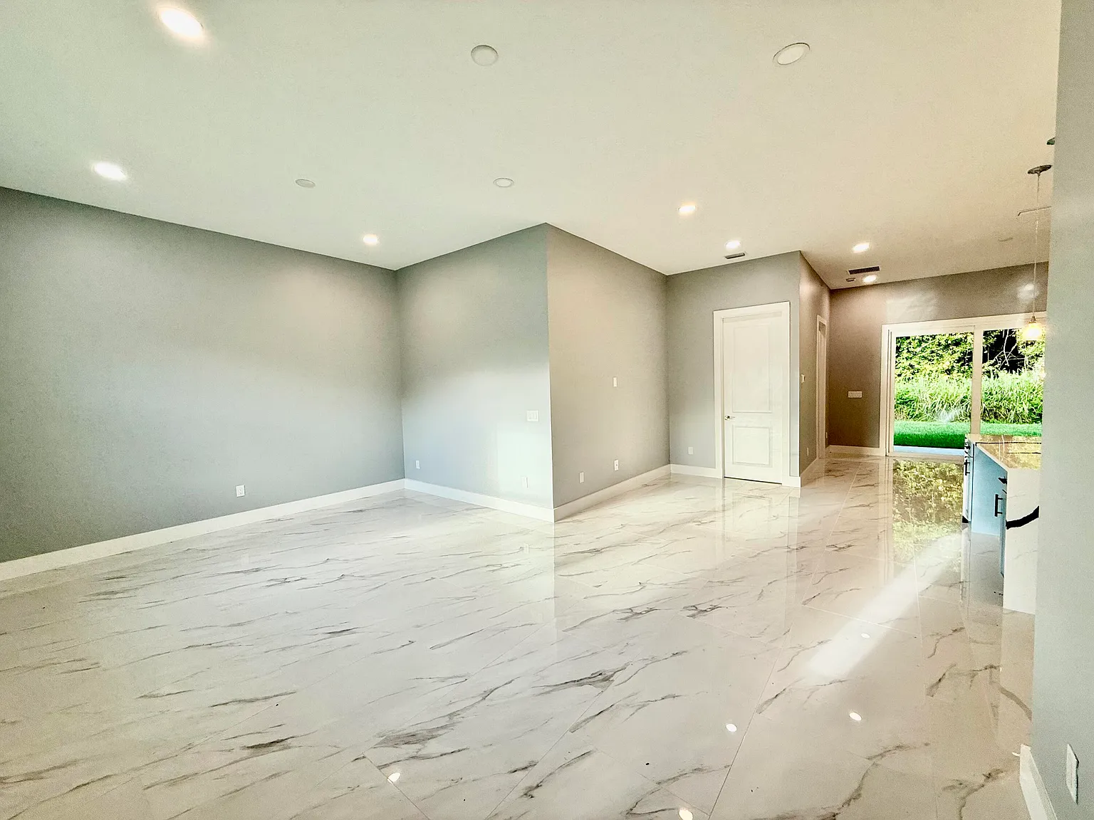 3 bed, 2.5 bath, 1773 sqft, $2,800 — Photo 4