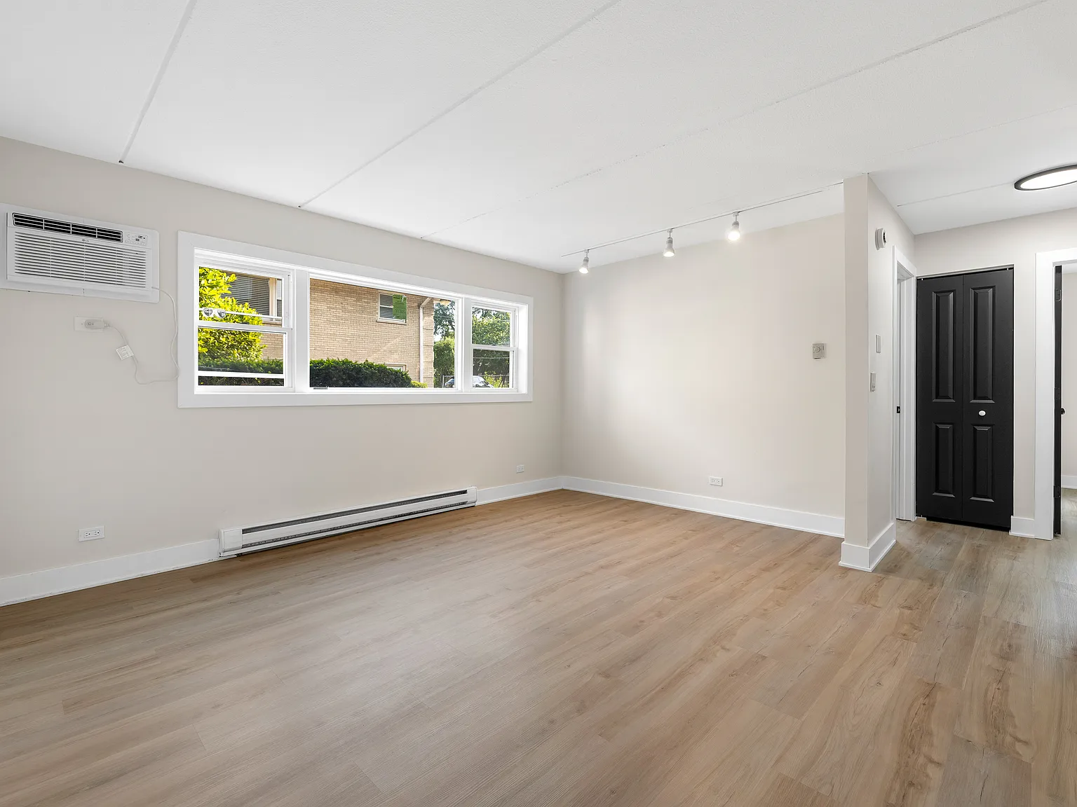 2 bed, 800 sqft, $1,750 — Photo 3