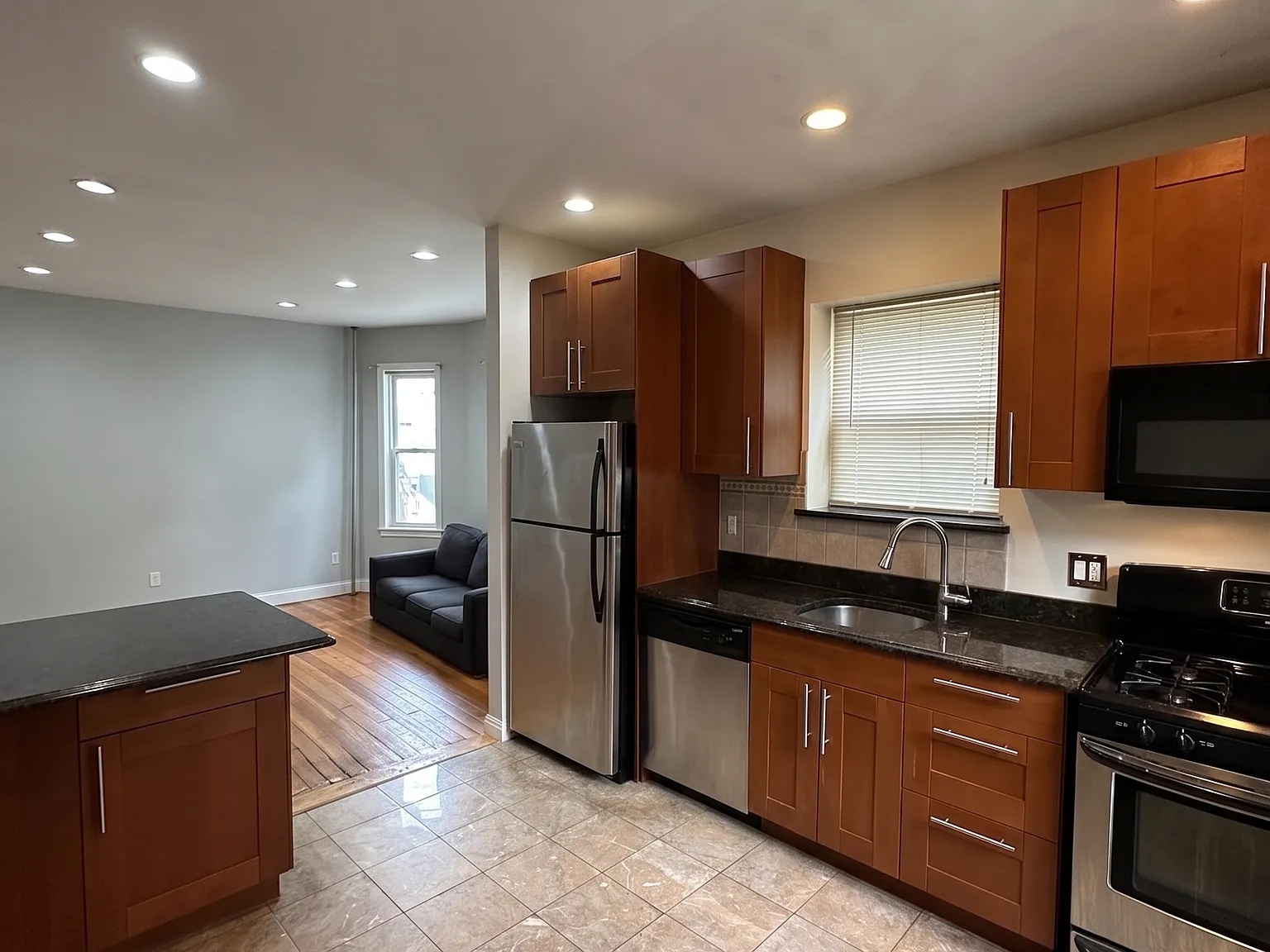 4 bed, 1296 sqft, $3,400 — Photo 1