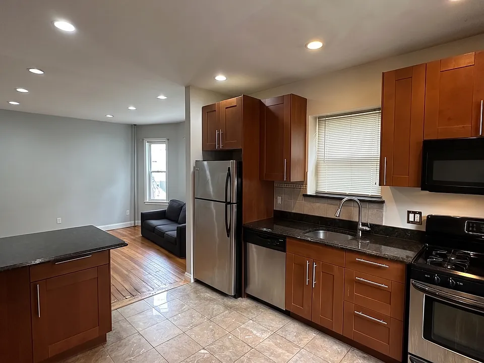 8 Montfern Ave #1