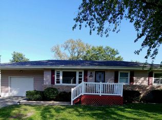 8613 Dewey St, Crown Point, IN 46307