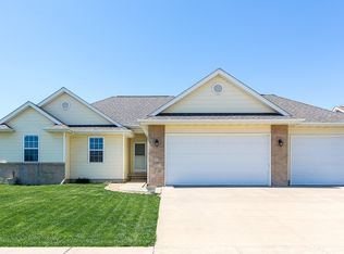 2590 Pennington Dr, Marion, IA 52302