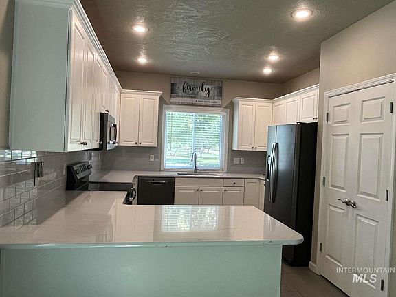 4th image of 3816 N Park Crossing Ave
