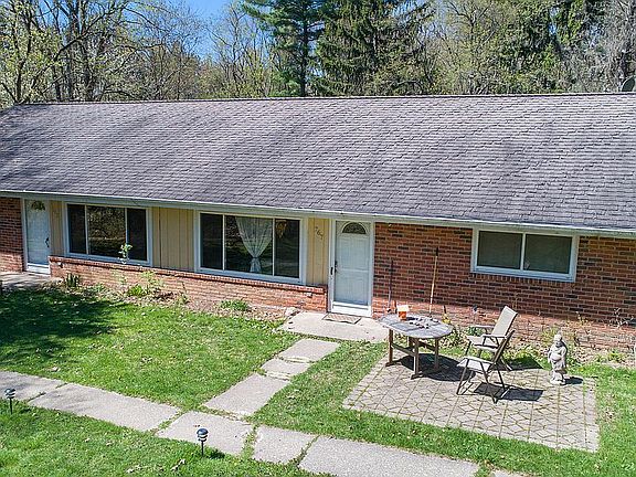2nd image of 765 Waterman Dr