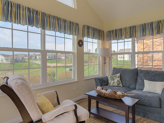 Sun room with ceramic tile