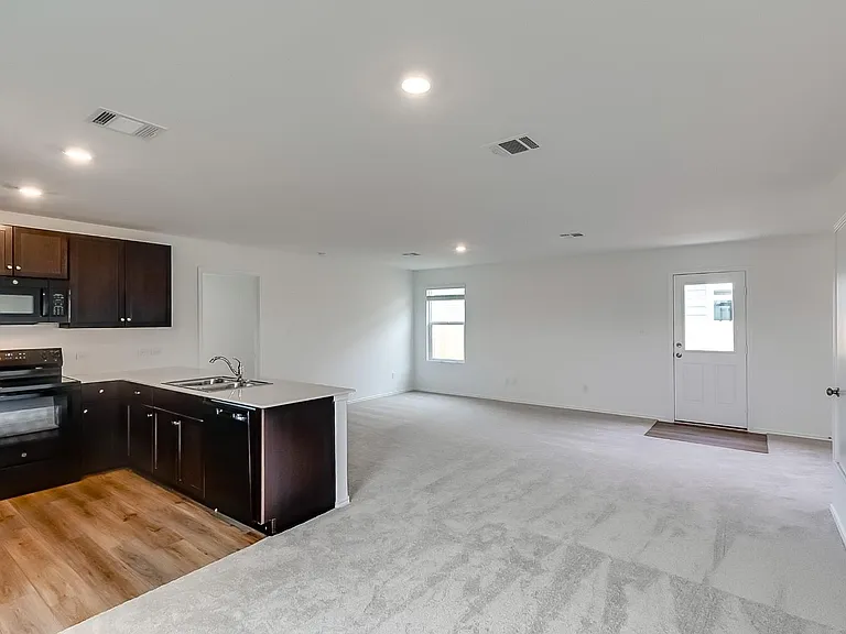 1105 Catfish Ln — Photo 6