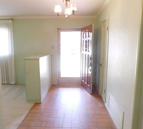2nd image of 811 Lawson Ave