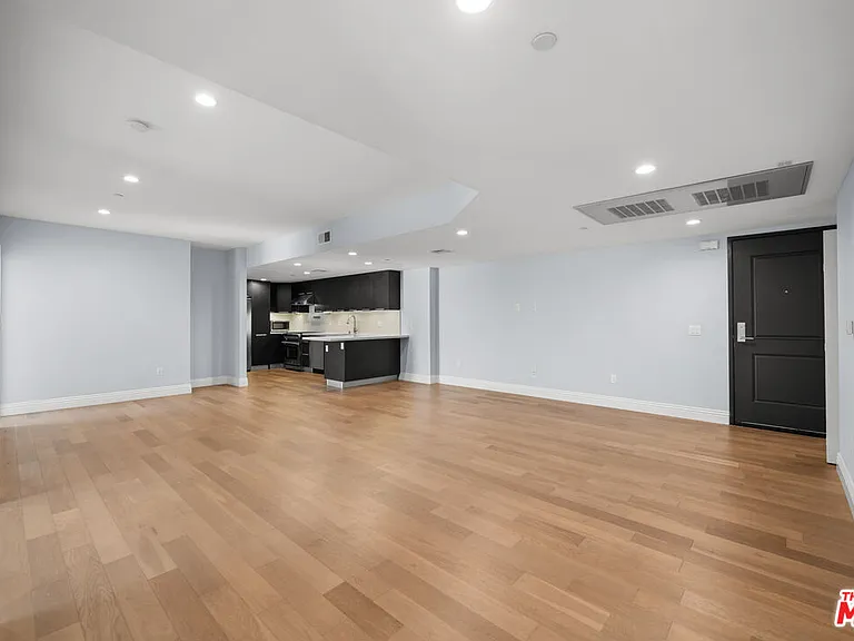 2939 W Leeward Ave #407 — Photo 5