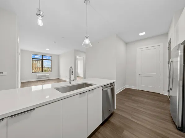 121 34th Street image 3 of 44