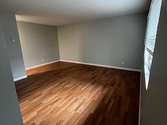 3rd image of 544 N 4th St APT 4