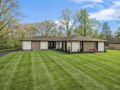 125 Rue Grand Dr, Lake Saint Louis, MO, 63367