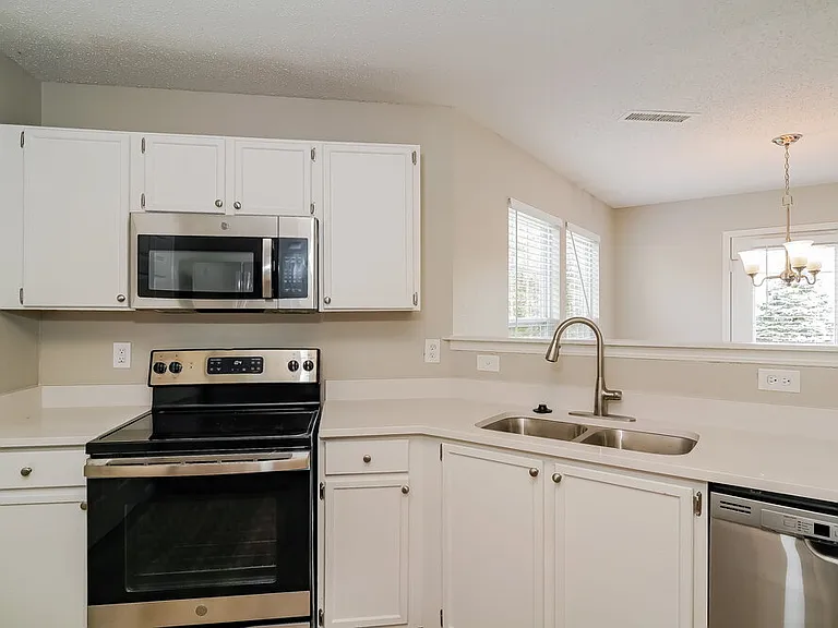 5609 Woodland Trace Blvd — Photo 9