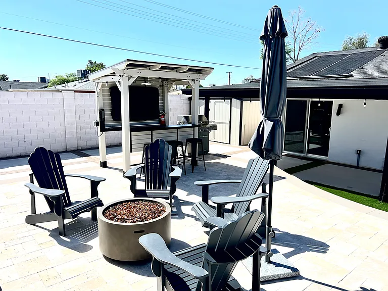 8201 E Mitchell Dr — Photo 3