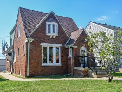 3233 S 26th St, Milwaukee, WI, 53215