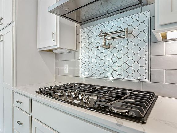 5th image of 6203 Whiffletree Ln