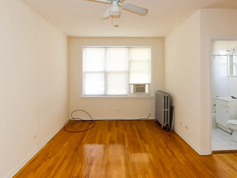 914 W Dakin St #13 — Photo 10