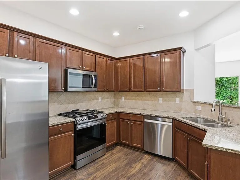 13459 Gardiner Ln — Photo 15