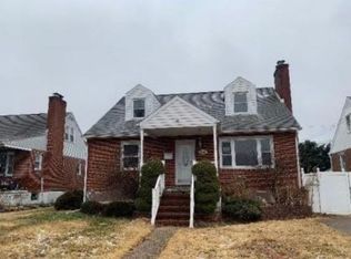 8229 Evergreen Dr, Parkville, MD 21234