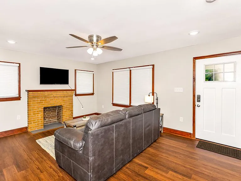 2806 Union Dr NW — Photo 2