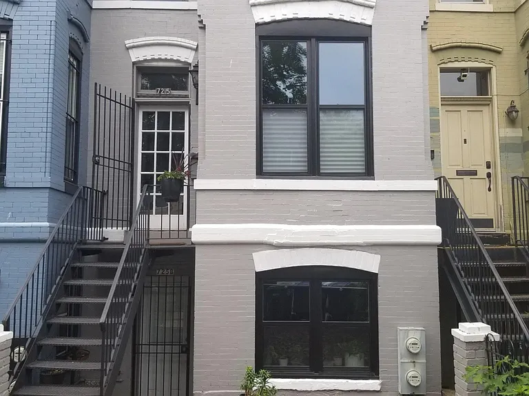 725 12th St NE #B — Photo 31