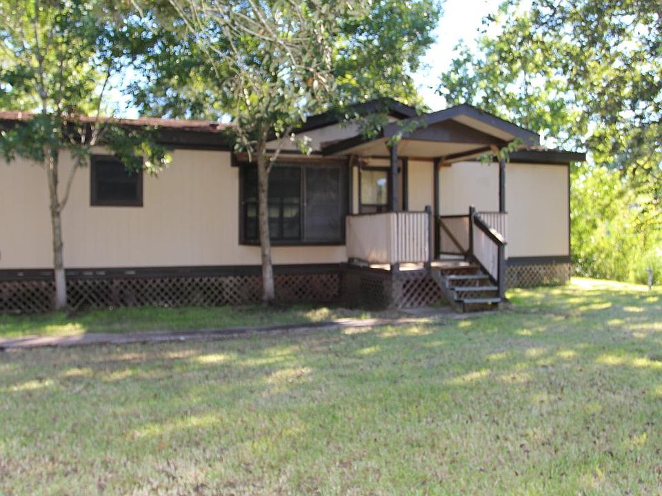 Front View of Home with covered porch