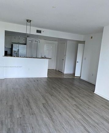 3rd image of 19501 W Country Club Dr APT 315