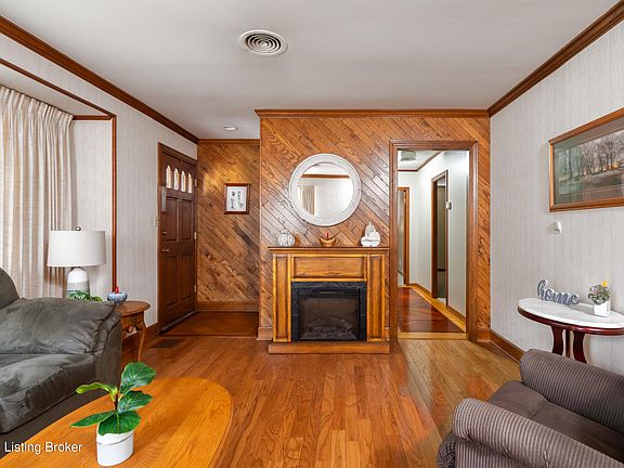 3rd image of 231 Carey Ave