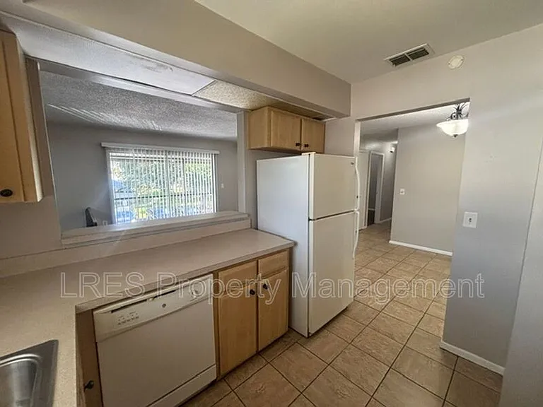 4564 Pheasant Run Dr — Photo 11