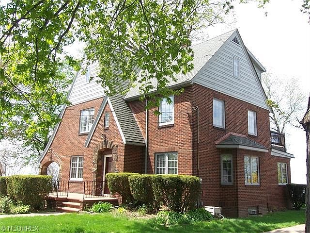 1st image of 2809 E Erie Ave