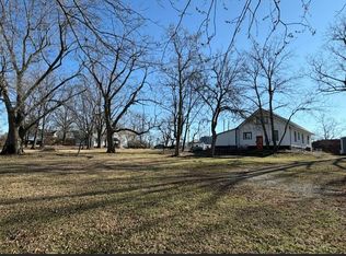 807 W Auberry Grv, Jamesport, MO 64648