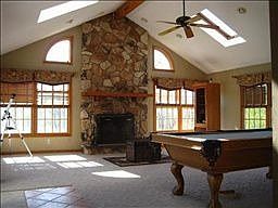 3rd image of 22 Lauren Ln