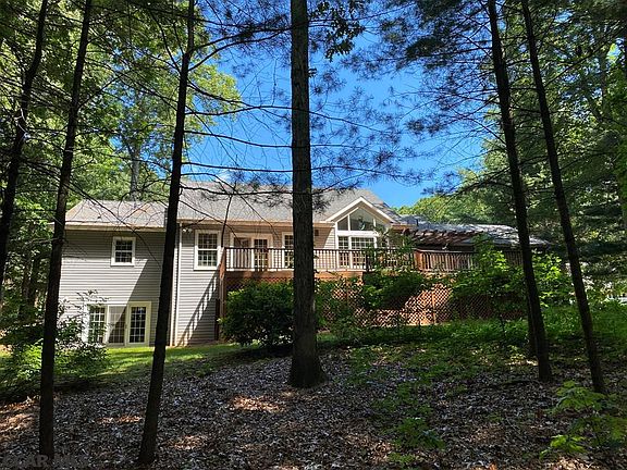 3rd image of 2351 Oak Leaf Dr