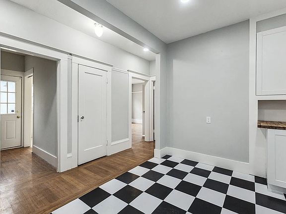 4th image of 457-463 Hardy St #457